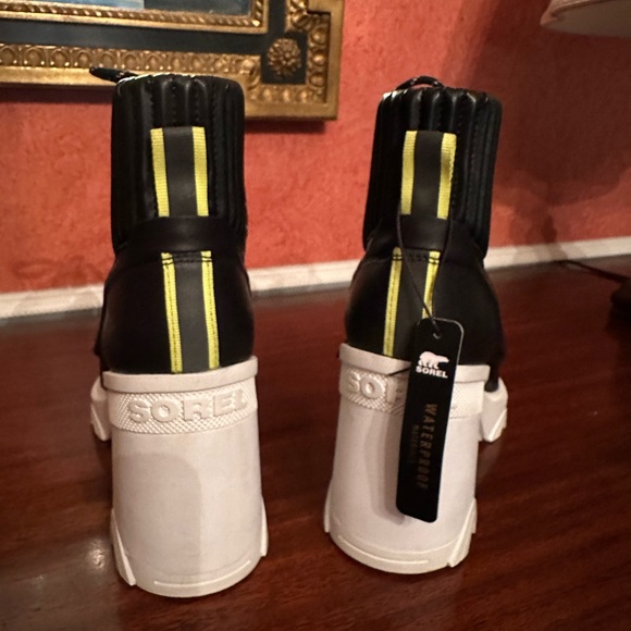 Sorel Women's Brex Heel Cozy Lace Boot - Picture 7 of 11